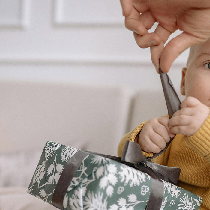 Cadeau naissance garçon : des idées utiles pour accompagner ses premiers mois