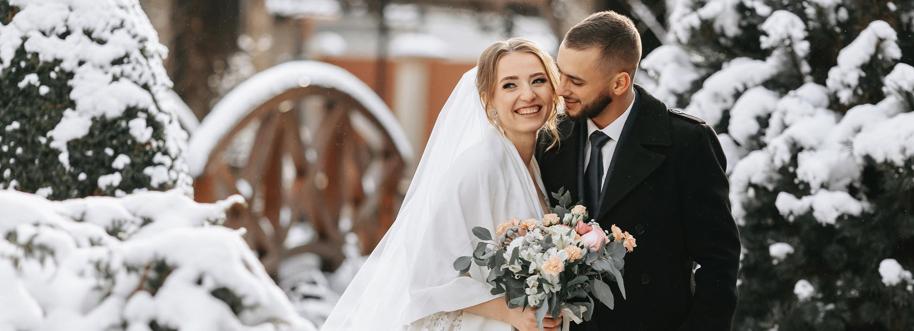 winter wedding couple