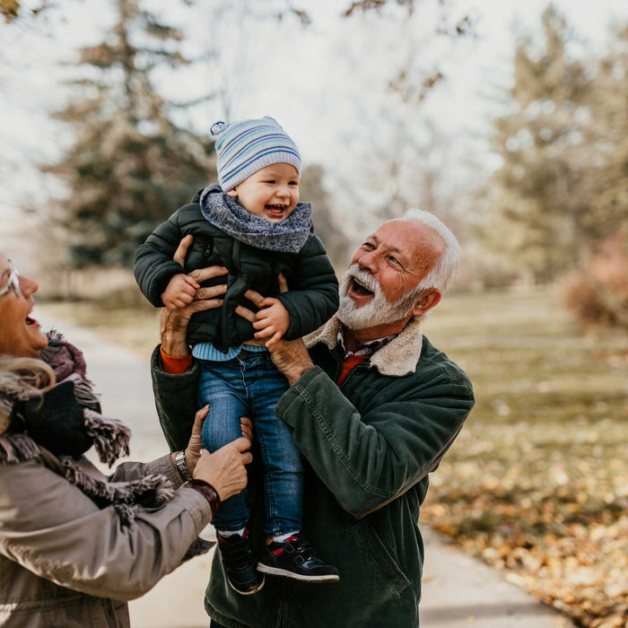 Idée cadeau grands-parents : des attentions touchantes pour Noël