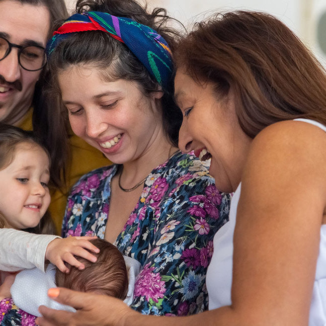 Texte de remerciement naissance : idées, exemples et conseils pour remercier vos proches avec émotion