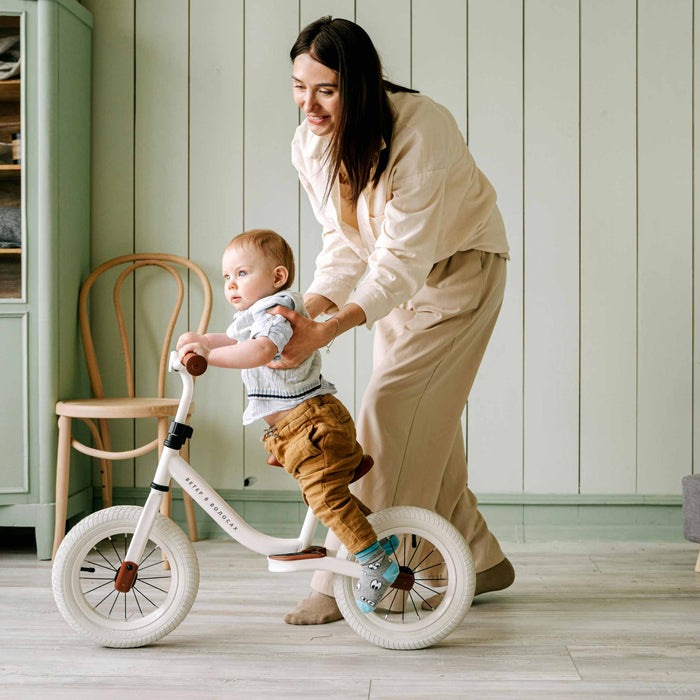 Chambre bébé vert sauge : créer un cocon apaisant et naturel