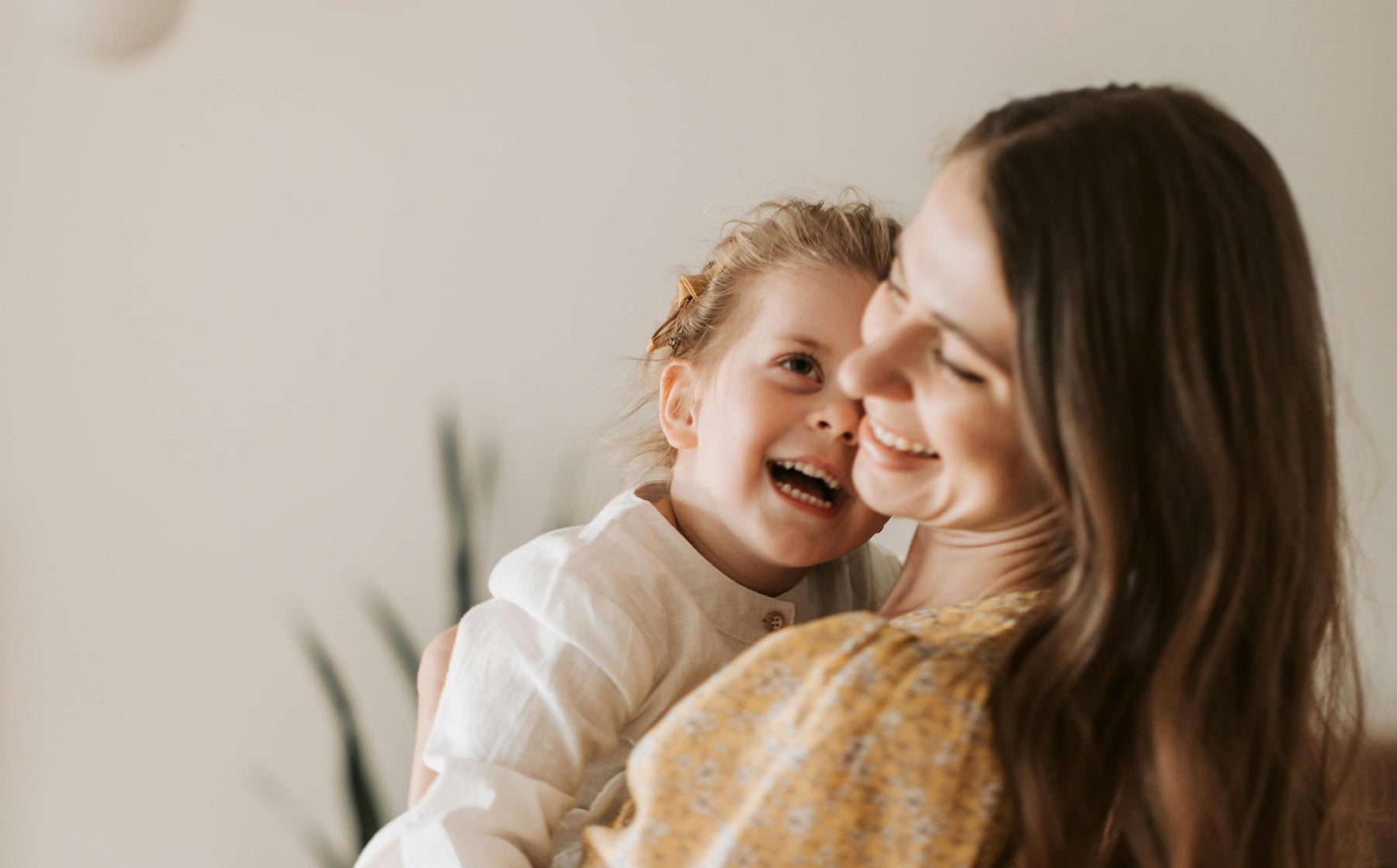 Cadeau personnalisé anniversaire maman : le top 10 des idées pleines d’émotion