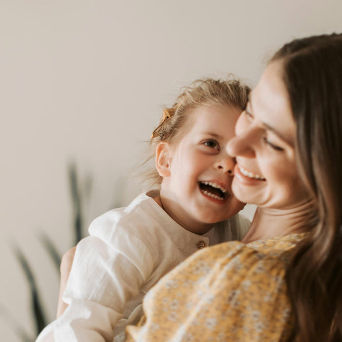 Cadeau personnalisé anniversaire maman : le top 10 des idées pleines d’émotion