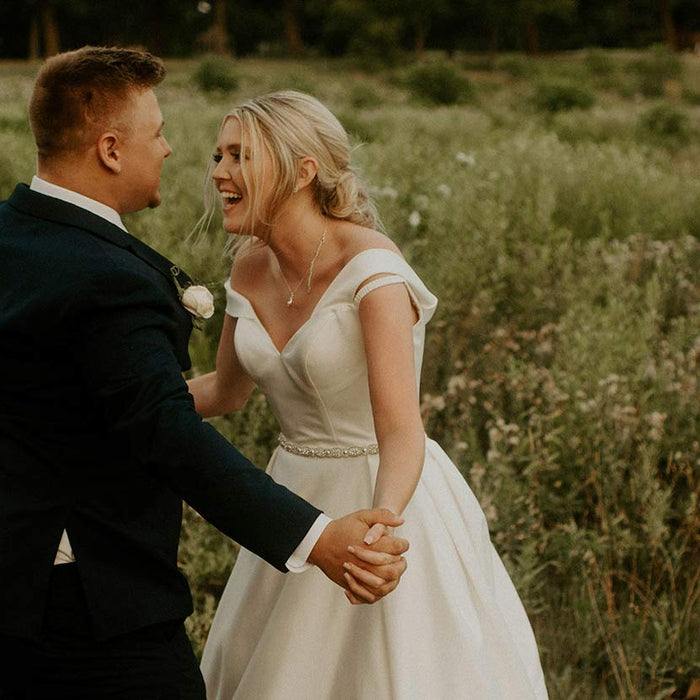 Couple de mariés pour des noces de mariage