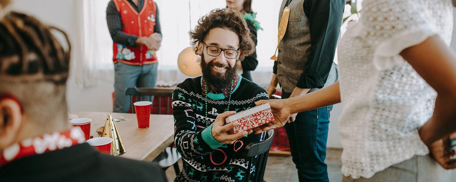 Idée cadeau Secret Santa : 38 idées originales pour tous les budgets