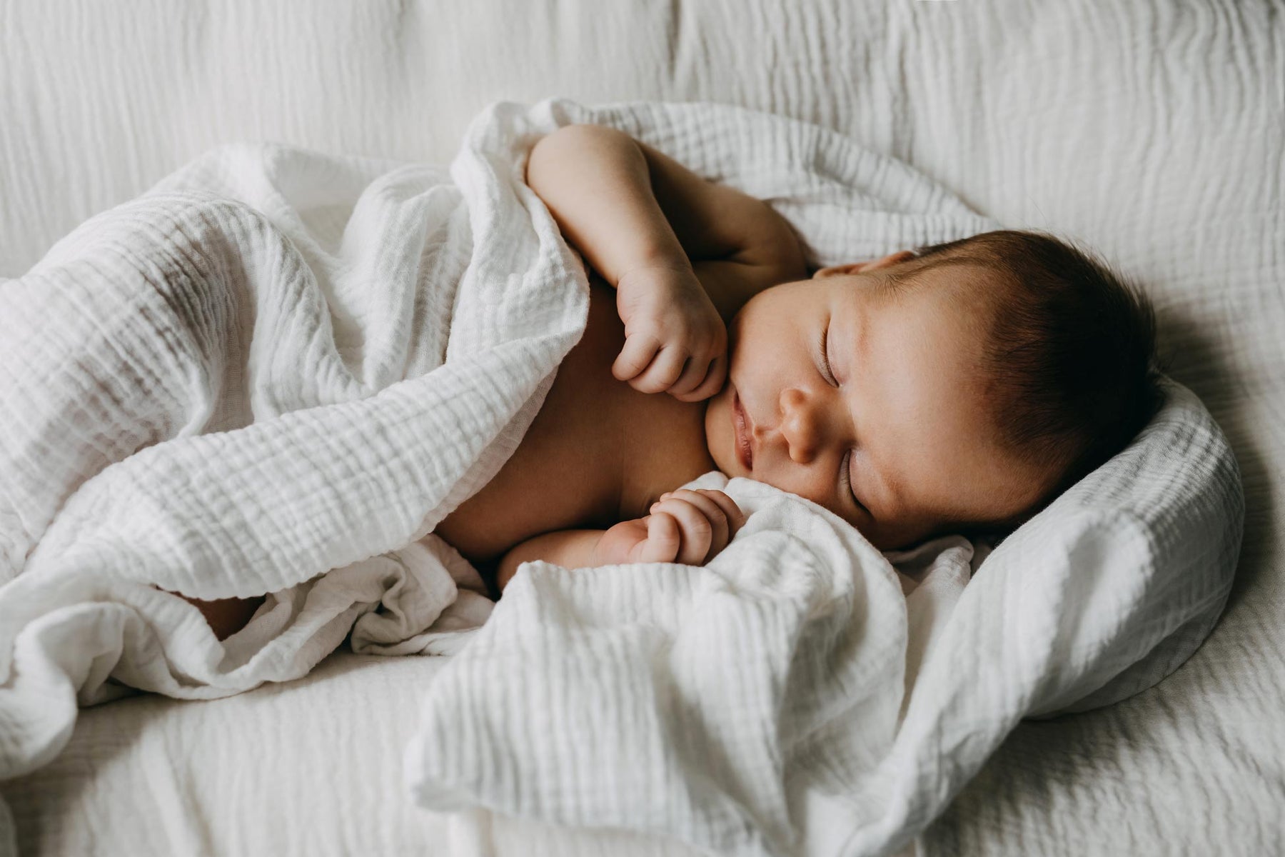 Texte félicitations naissance garçon : idées tendres et originales pour vos cartes