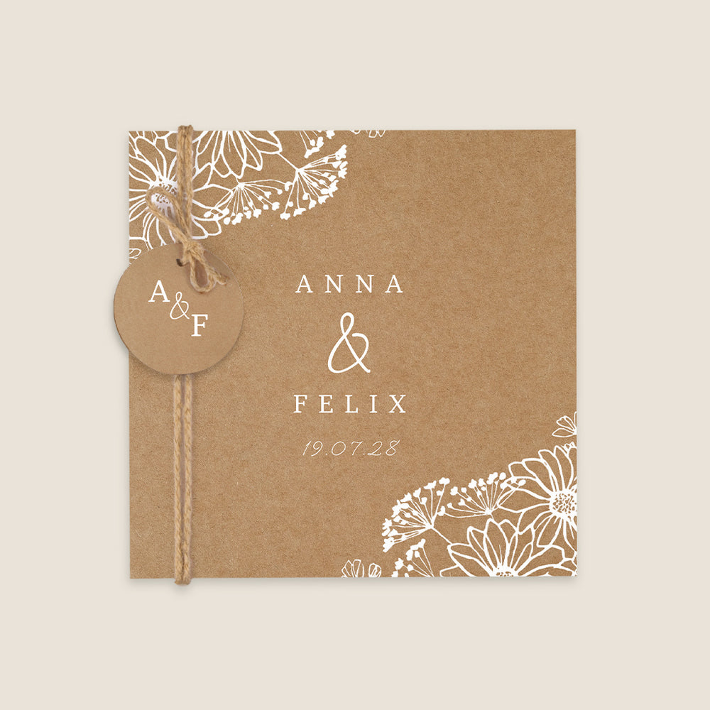 Kraft und weiße Blumen