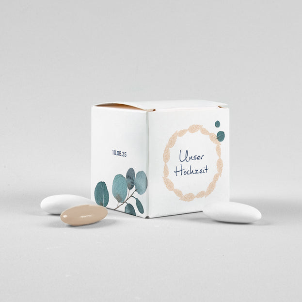 Eukalyptus-Kranz und getrocknete Blumen