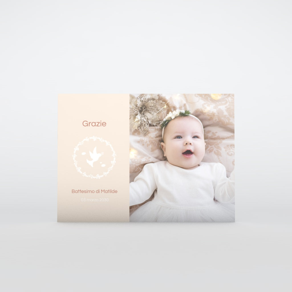 Corona vegetale e colombe bambina
