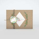 Blüten auf Kraftpapier