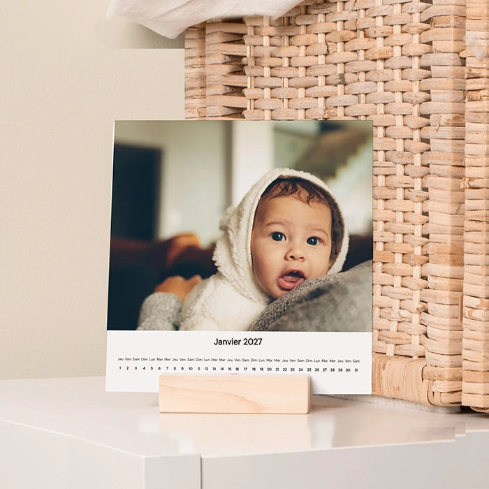 calendrier support bois a poser avec 12 cartes personnalisees un objet decoratif et pratique